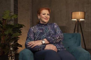 ĆANA POTKAČILA DESINGERICU! Pevačica udarila na njegove sposobnosti! (VIDEO)