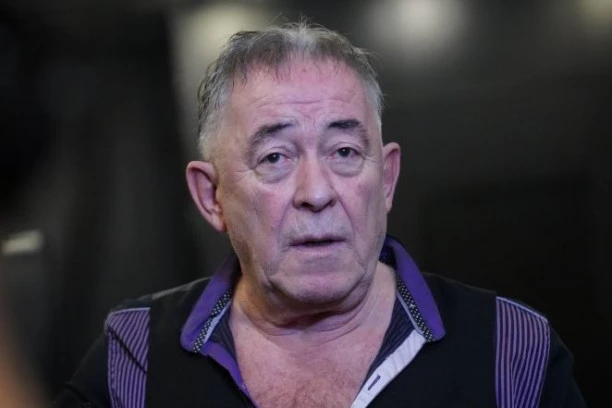 MIMU KARADŽIĆA SLOMILE VESTI O SMRTI KOLEGE! Glumac UNAKAŽEN od bola, tužnim rečima prekinuo ĆUTANJE - da se NAJEŽIŠ! (FOTO)