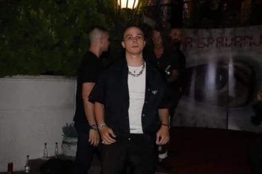 SATERAN SAM U ĆOŠAK! Vojaž OTVORIO DUŠU i otkrio da li napušta muzičku scenu: "Ja sam crna ovca na estradi"!