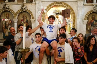 ZAŠTO AMERIKANCI MASOVNO NAPUŠTAJU PROTESTANTIZAM I PRELAZE U PRAVOSLAVLJE: Američki muškarci beže od "woke" Hrista i pronalaze istinu na Istoku