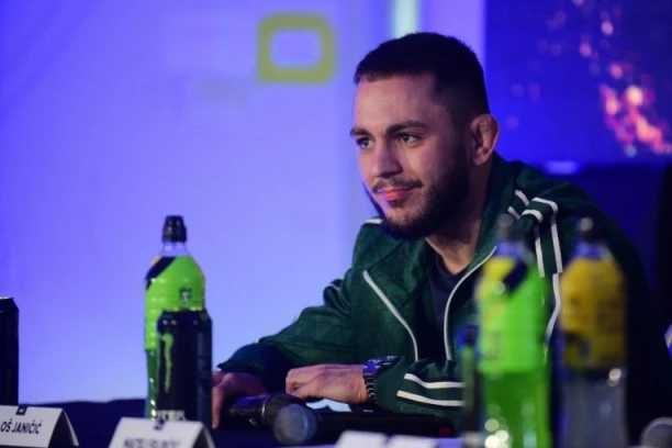 MILOŠ JANIČIĆ NE PRESTAJE DA ODUŠEVLJAVA SRBE: Gest koji je sada uradio pokazuje MNOGO TOGA, fanovi odlepili! (VIDEO)