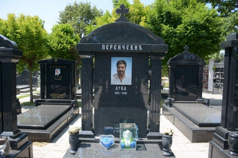 Grob Luke Perenčevića