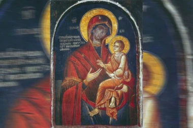 "POGLEDAJTE, BOGORODICA PLAČE": Uništavaju crkve, a u oltaru prave toalet (VIDEO)