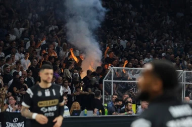 HITNA REAKCIJA! Upozorenje za navijače Partizana zbog bakljade (VIDEO)