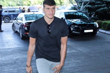 BOGDAN DOŠAO DA PODRŽI PARTIZAN! Kapiten reprezentacije u Beogradskoj areni (VIDEO)