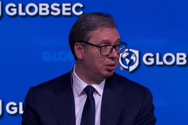 VUČIĆA U PRAGU PITALI ZA PROTESTE: Usledio oštar odgovor - Zamislite da vam 7 meseci neko blokira sve! U Francuskoj i Holandiji bi ih krvnički pretukla policija