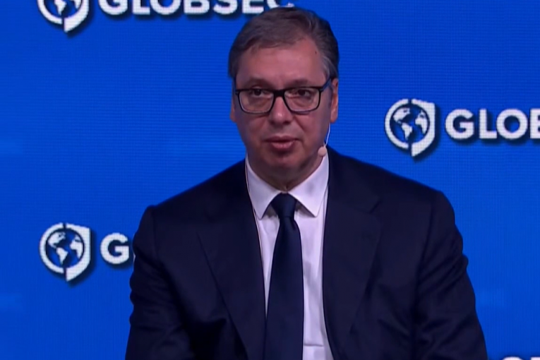 STOPA RASTA U SRBIJI JE VEĆA NEGO U EU! Vučić iz Praga poručio: Evropski put ne bi trebalo da se zasniva na tome da li ste za Rusiju ili protiv nje