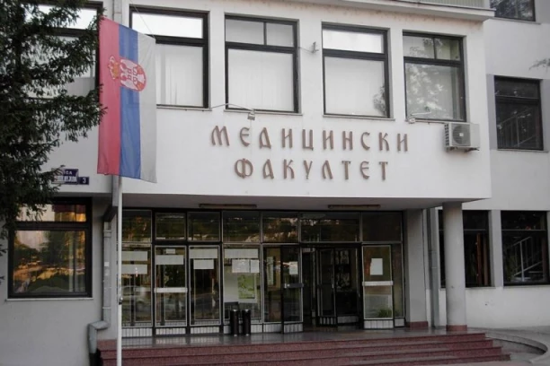 "OKUPLJENI SU UGROŽAVALI ŽIVOTE ČLANOVA IZBORNE KOMISIJE": Oglasio se Medicinski fakultet nakon haosa blokadera!