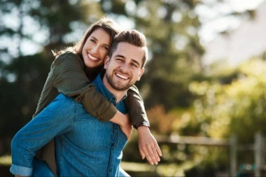 JEDNA REČ OD TRI SLOVA JE UNIŠTILA MNOGOBROJNE VEZE I BRAKOVE: Kad je prvi put izgovorite, sve kreće nizbrdo!