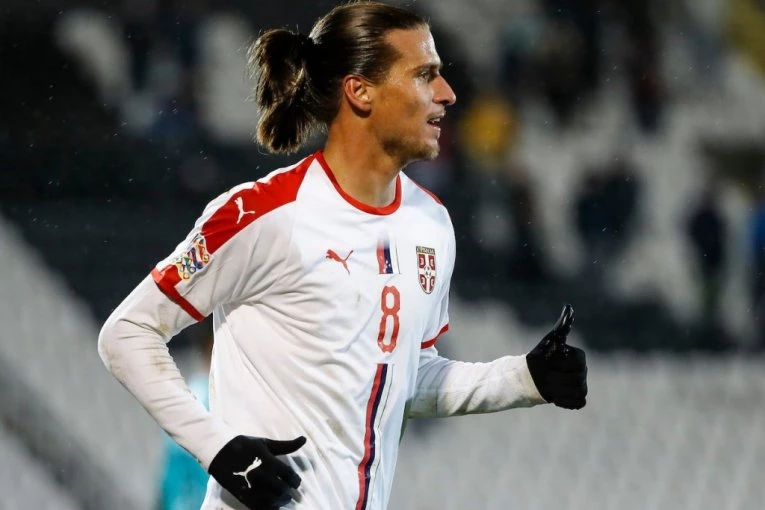 ŠTA MU SE OVO DESILO?! NEPREPOZNATLJIV? Aleksandar Prijović UHVAĆEN u izlasku u centru Beograda!