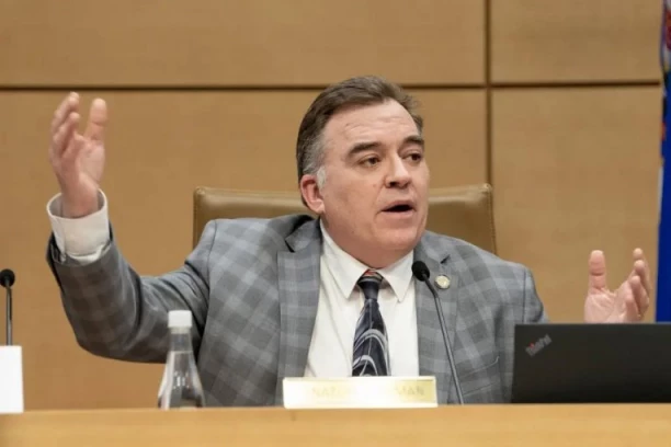 UPUCAN AMERIČKI SENATOR: Drama u Minesoti, policija traga za opasnim napadačem