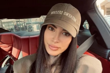 PORODILA SE NAŠA PEVAČICA! Ćerki dala moćno ime!