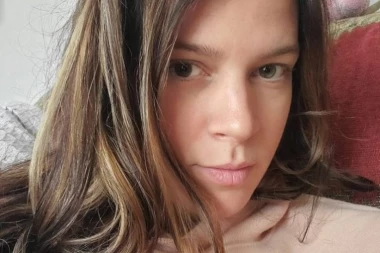 POLOMIO JOJ TRI PRŠLJENA! Naša glumica progovorila o hororu iz porodilišta: "NIKAD VIŠE NE ŽELIM DA RAĐAM!"