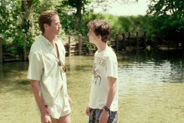 SAMOZADOVOLJAVAO SE S BRESKVOM, PA JE POJEO! Scene INTIME zgrozile javnost - da li je ovo NAJODVRATNIJA scena koji ste videli u filmu?! (VIDEO)