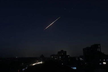 I AERODROM BEN GURION U PLAMENU: Gvozdena kupola nemoćna protiv iranskih raketa, pakao u Izraelu! (VIDEO)