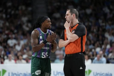 UZNEMIRUJUĆE! Ovako izgleda lice bivšeg reprezentativca Crne Gore posle udarca Džanana Muse (FOTO)