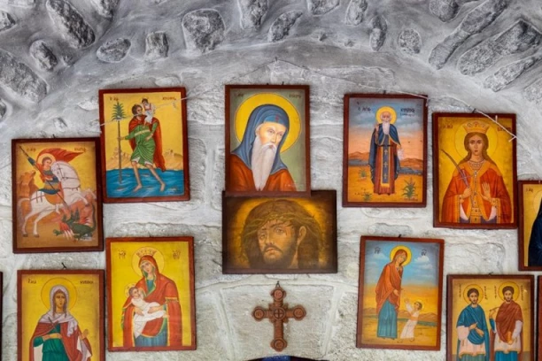 GDE IKONA NIKAKO NE BI SMELA DA STOJI: Sedam mesta u domu koja menjaju njeno značenje