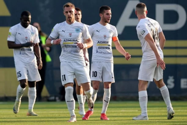 "ĐAVOLI" IZ PANČEVA! ŽELEZNIČAR DOVODI IGRAČE MANČESTER JUNAJTEDA: Kakav vruć start za "dizelku"