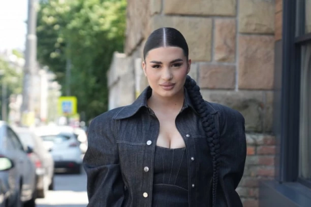 OVAKO JE ZORANA MIĆANOVIĆ IZGLEDALA PRE KOREKCIJA: Priznala šta je VEŠTAČKO na njoj! (FOTO)