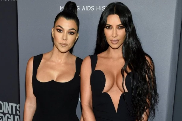 POTUKLE SE SESTRE KARDAŠIJAN, UDARCI LETELI NA SVE STRANE! Kamere zabeležile stravične scene, Kim nije mogla da se obuzda tada! (VIDEO)