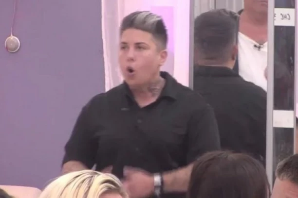 UBILA JE MAJKU! Matora BRUTALNO udarila na Stefani, a ona iznela sve CRNO NA BELO! (VIDEO)