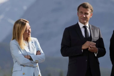 ŠAMAR TRAMPU OD NAJBLIŽIH! Makron i Melonijeva ODBILI da finansiraju američko oružje Ukrajini! Ovo će predsednika SAD mnogo zaboleti