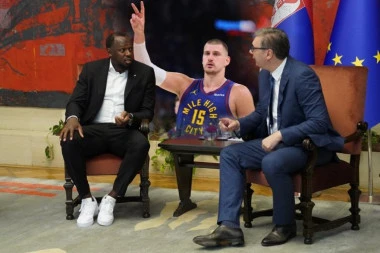 BOLT KOD VUČIĆA, A ONDA SU SPOMENULI JOKIĆA I NJEGOVE KONJE: Najbrži čovek na svetu se poklonio Srbinu