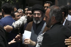 TRAMP POTVRDIO! CIA GA JE NAVODNO OTKRILA! Novi iranski ajatolah Mojtaba Hamenei je gej?