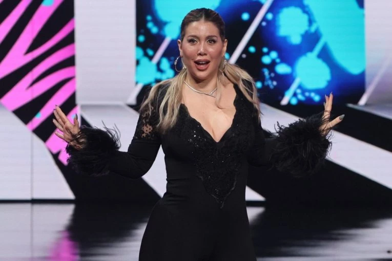 TRANSFORMACIJA VANDE NARE: Čuvena starleta se skinula, pa šokirala sve - nikad je nismo videli ovakvu! (FOTO)