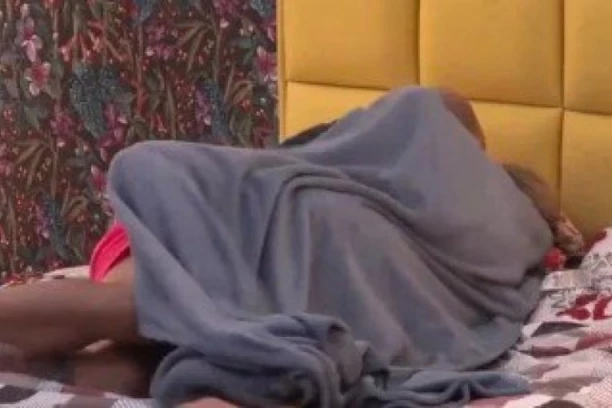 IZNENADA PREKINULA VRELU AKCIJU, ISKOČILA IZ KREVETA KAO OPARENA! Skandal uživo, Aneli odmah napala Luku: "JESI LI TI BOLESTAN"?!