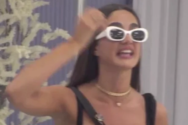 HELGA NAPRAVILA HAOS U "ELITI": Anđela osula paljbu po Gastozu i Kariću - učesnici ZANEMELI OD ŠOKA zbog njenog ponašanja!