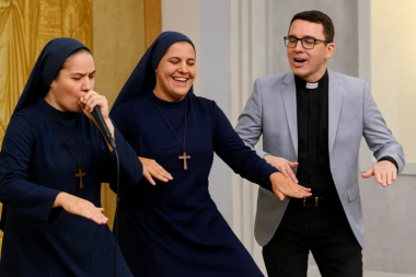 VIRALAN SNIMAK ČASNIH SESTARA: Zapalile mreže nakon ovog poteza - više miliona ljudi gledalo nastup (VIDEO)