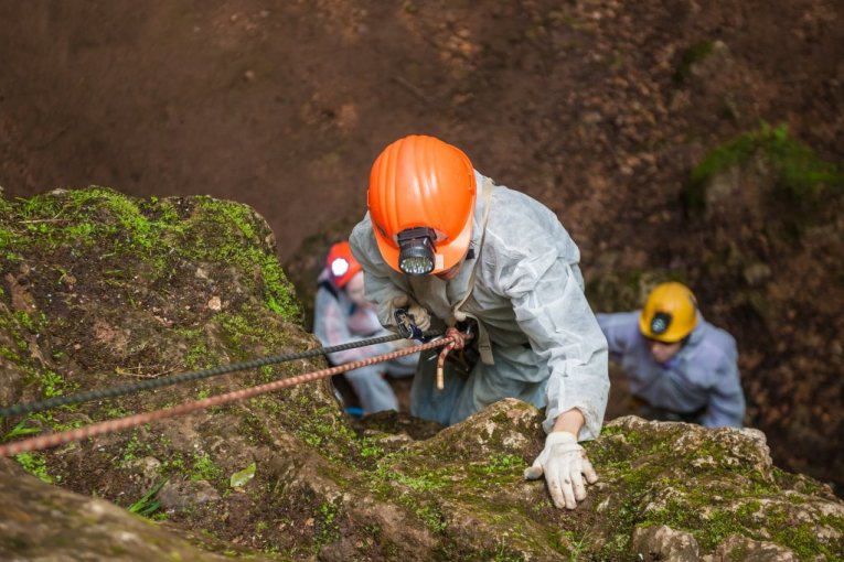 GLEDALE SU SMRTI U OČI: Dve devojčice (12) bile zarobljene na ostrvu, spasioci U POSLEDNJI ČAS izveli podvig