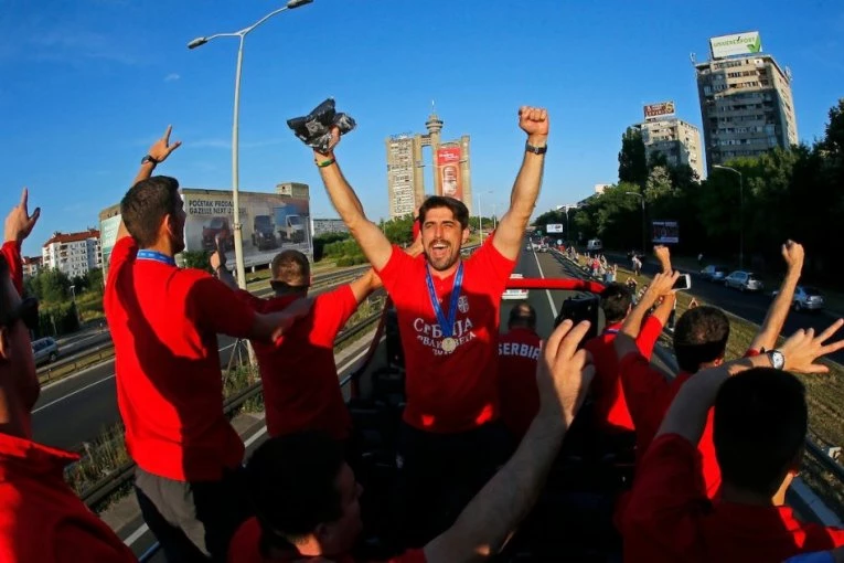 SRBIJA JE PRVAK SVETA U FUDBALU: Protekla je puna decenija - sećanja ne blede! (VIDEO)
