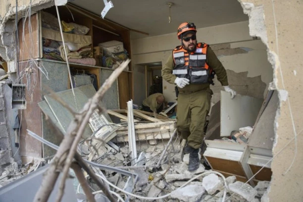 POGOĐENA BOLNICA U TEHERANU: Hiljade Iranaca izašle na ulice zbog protesta