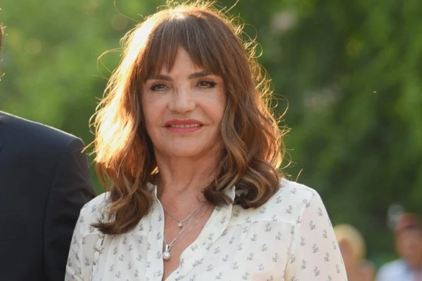 DANICA DRAŠKOVIĆ IZAZVALA SAOBRAĆAJKU U TC "GALERIJA"! Nakon udes pobegla brzinom svetlosti! (VIDEO)