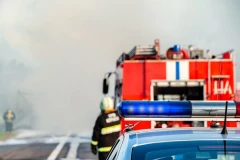 VATRA GUTA SVE PRED SOBOM! Veliki požar na auto-putu kod Kruševca, vozačima se savetuje oprez! (VIDEO)