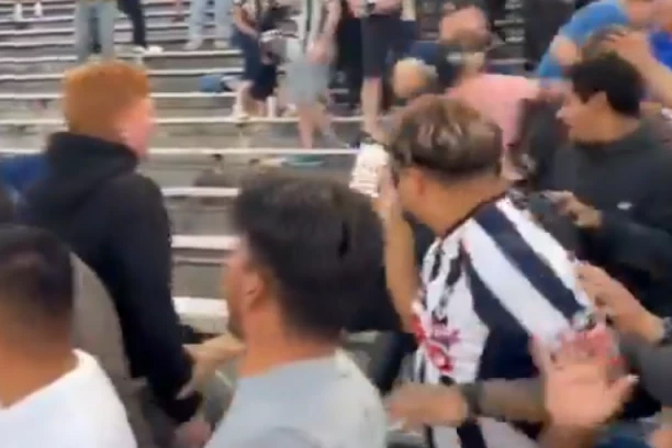 AU, KAKVO DIVLJANJE U AMERICI! Brutalna TUČA navijača na Svetskom prvenstvu! (VIDEO)