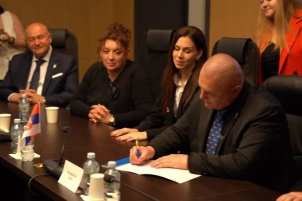 DALIBOR MARKOVIĆ U MOSKVI POTPISAO SPORAZUM O SARADNJI JEDINSTVENE SRBIJE I LIBERALNO DEMOKRATSKE PARTIJE RUSIJE