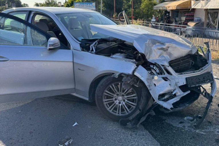 Auto Saleta Popovića nakon saobraćajke