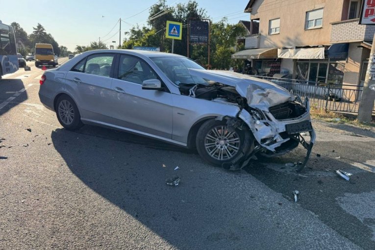 Auto Saleta Popovića nakon saobraćajke