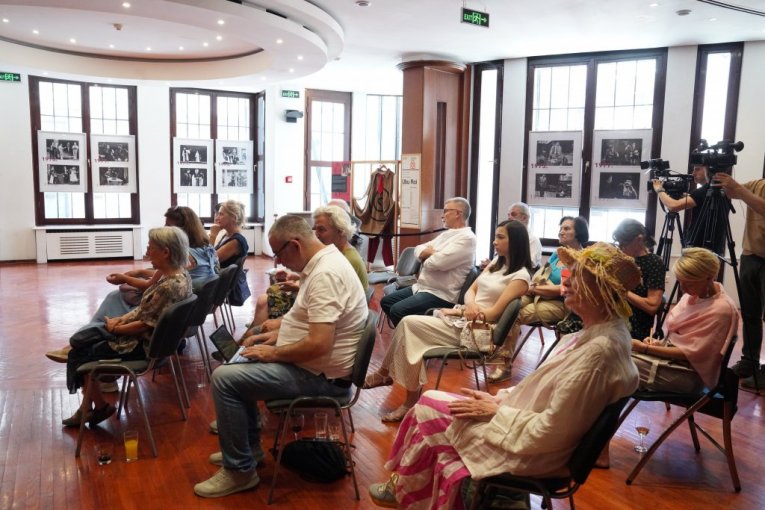 Izložba "Zoran Radmilović u Ateljeu 212"