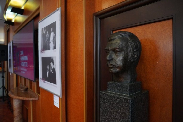 Izložba "Zoran Radmilović u Ateljeu 212"