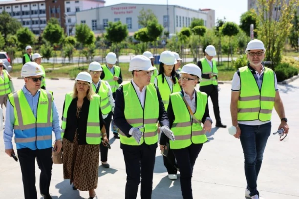 ČLANOVI ODBORA NARODNE SKUPŠTINE POSETILI BOR! Uloženo više od 3 milijarde 267 miliona dolara, otvoreno oko 9.000 radnih mesta