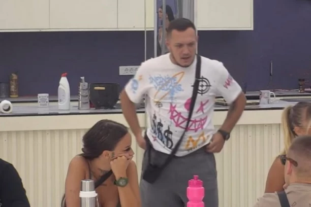 GASTOZ OSUO BRUTALNU PALJBU PO SANJI I ENI! Marko postao SENILAN pa ustao i BRANIO Grujićevu: "Ona nije vređala moje roditelje"! (VIDEO)
