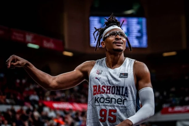 OGLASIO SE I MONEKE POSLE VESTI DA JE POTPISAO ZA ZVEZDU: Ove reči bacaju novo svetlo na ceo slučaj! (FOTO)