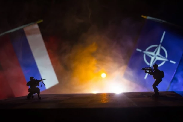 DEMONIZUJU RUSIJU DA PRIKRIJU KRIZE! Lavrov žestoko o Zapadu: NATO je pretnja, pomenuo i Jugoslaviju