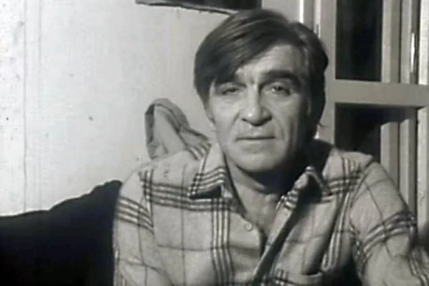 MIKA ANTIĆ SE BAVIO PRVO OVIM POSLOM! Izdržavala ga poznata glumica, Toma Zdravkovć mu bio veliki prijatelj!