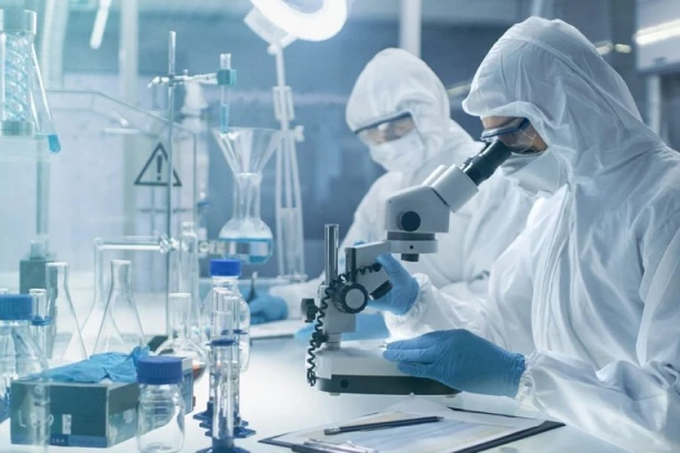 REKORDAN BROJ MRTVIH, BOLNICE PREPUNE! Na snazi galopirajuća epidemija, novi soj kosi naciju!