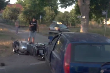 OBOREN MOTOCIKLISTA U PANČEVU! Uništena oba vozila! (VIDEO)